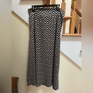 New Directions Black and Cream Diamond Maxi Skirt